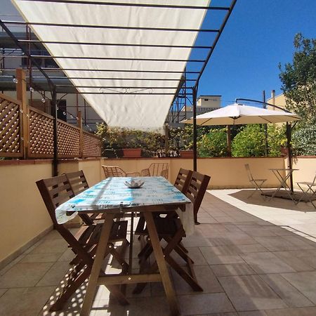 Appartamento Fronte Mare Con Parcheggio Privato ペスカーラ エクステリア 写真