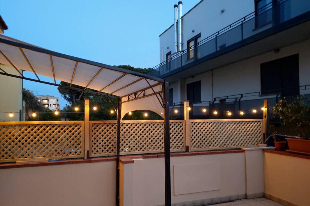 Appartamento Fronte Mare Con Parcheggio Privato ペスカーラ エクステリア 写真
