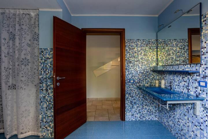Appartamento Fronte Mare Con Parcheggio Privato ペスカーラ エクステリア 写真